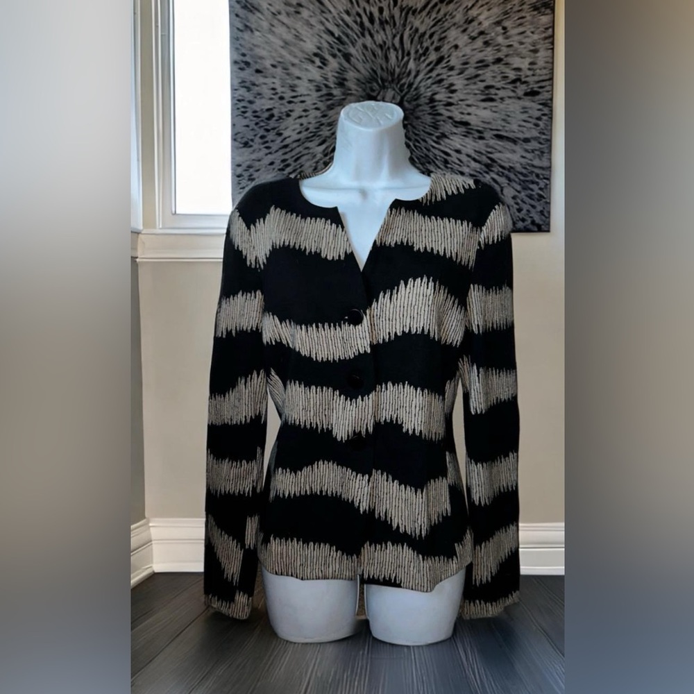 𝐍𝐖𝐓• stylish patterned buttoned down